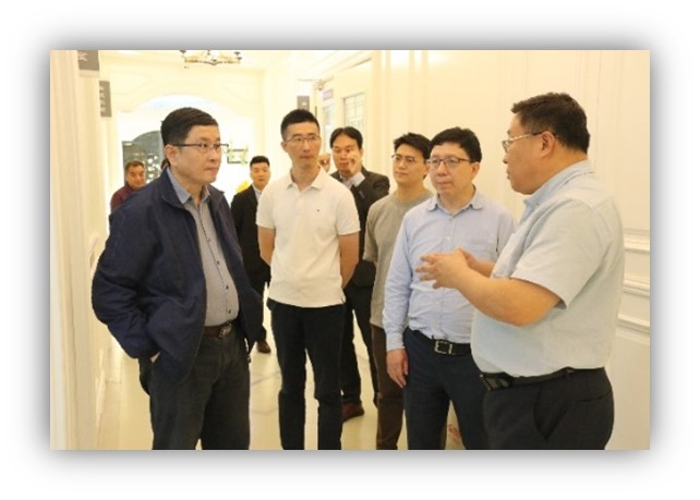 Professor Li Xianliang led the HKSA delegation to visit the Mingdao Clinic